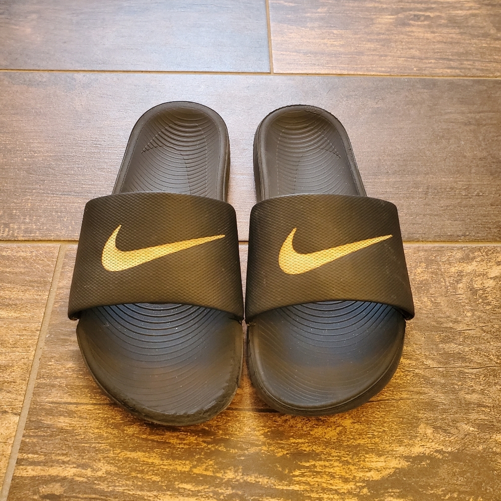 Nike slides